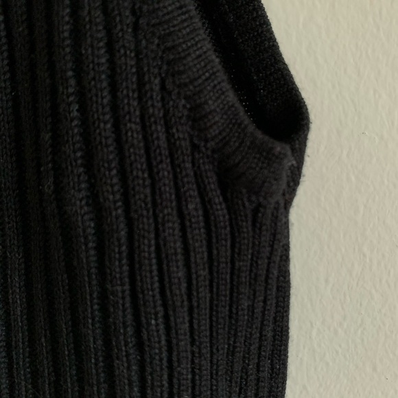 Stitches Knit Crop Top - Picture 4 of 4